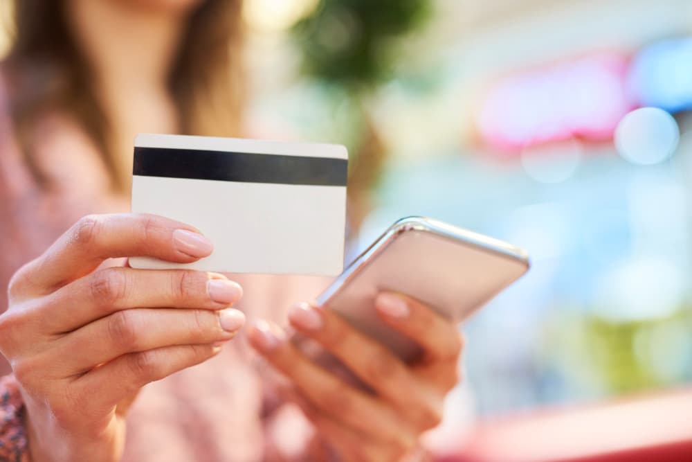 Votre carte bancaire Nickel est disponible et activée en 5 minutes