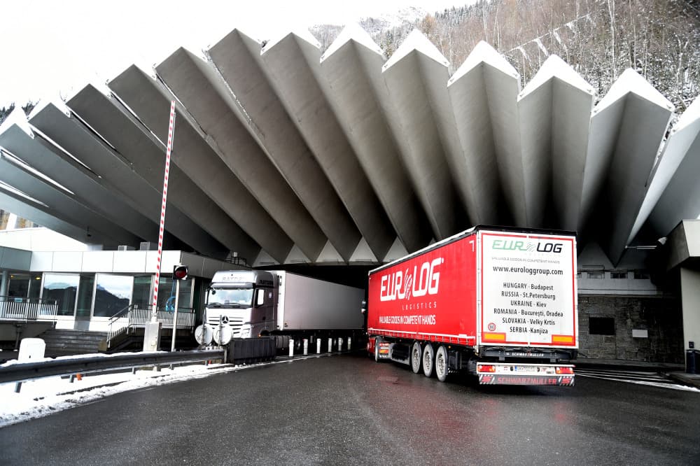 Les tunnels du Mont-Blanc et du Fréjus représentent des actifs à forte visibilité, disposant de revenus relativement stables grâce aux péages.