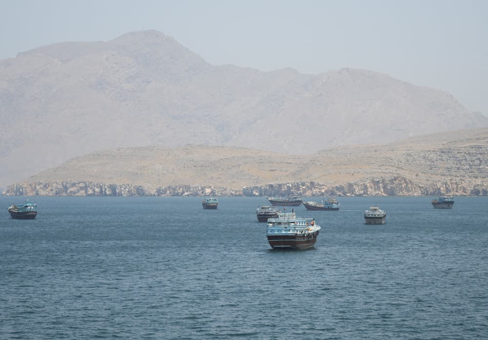 Navires dans le détroit d'Ormuz, Musandam, Oman, 8 mai 2026.