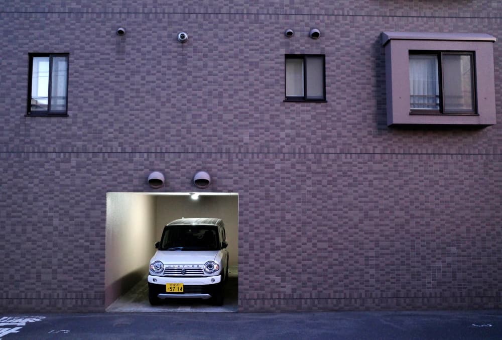 Une "kei-car" japonaise dans un garage à Sapporo, au Japon.