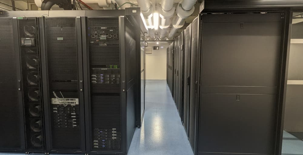 Nubevia est née du rapprochement entre TAS Cloud Services, basé à Sophia-Antipolis, ARD-Com, originaire de Marcq-en-Barœl et Hosteur, sis à Paris.