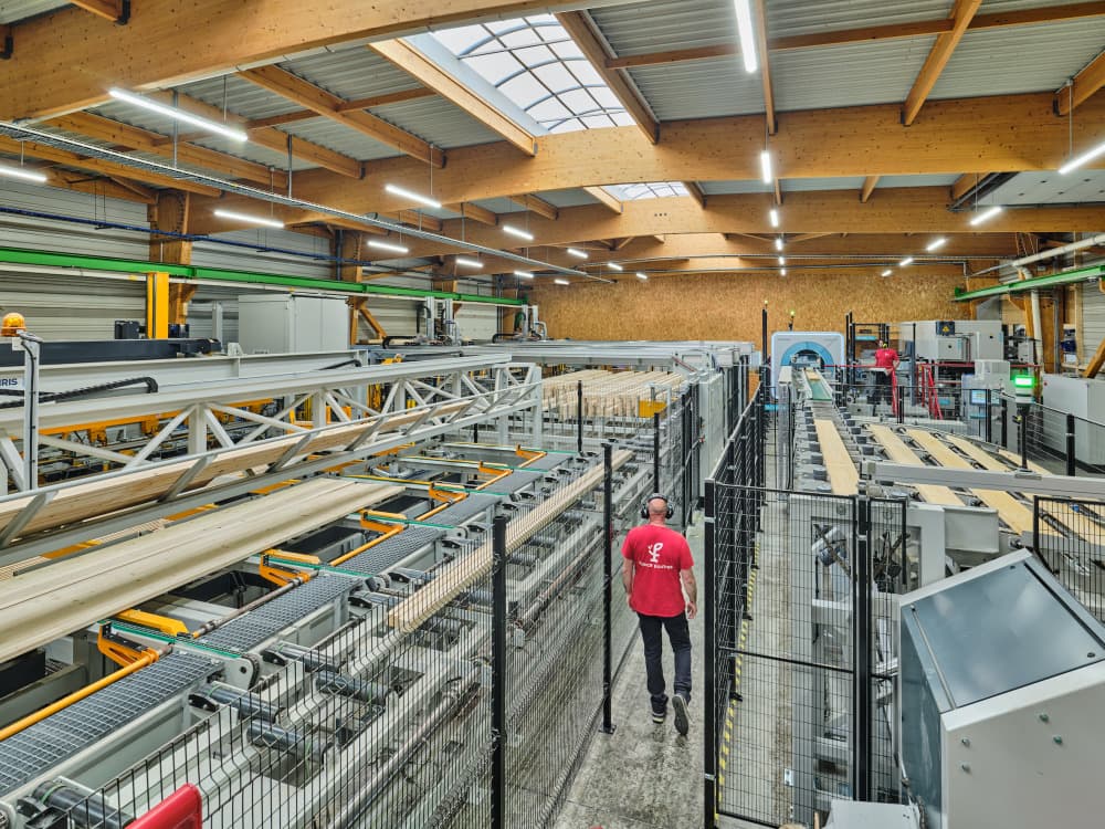 Fondée en 1976 à Venansault (Vendée), France Poutres réalise 15 millions d'euros de chiffre d'affaires.
