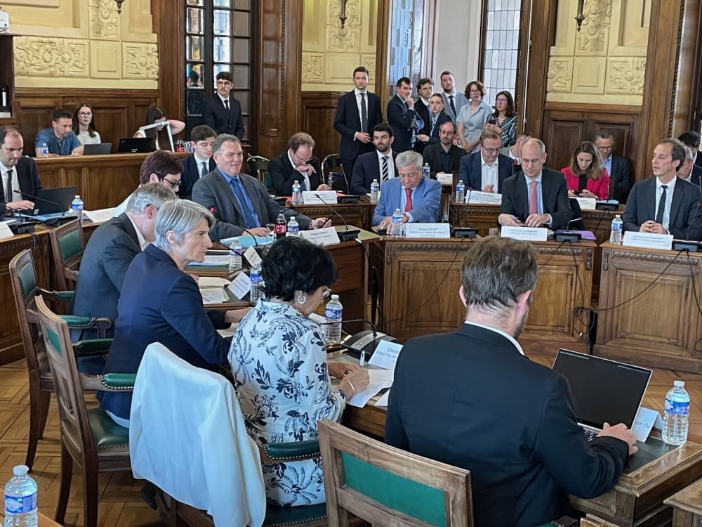 Philippe Tabarot a présidé le comité de suivi des dessertes ferroviaires de cette ligne Clermont-Paris, et annoncé 450 millions d'euros d'investissement supplémentaire.