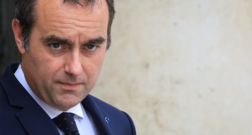 Le Premier ministre français Sébastien Lecornu à la sortie du Conseil des ministres à Paris, le 20 mai 2026.