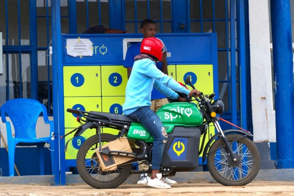 Station d’échange de batteries Spiro : une solution concrète pour accélérer la mobilité électrique en Afrique.