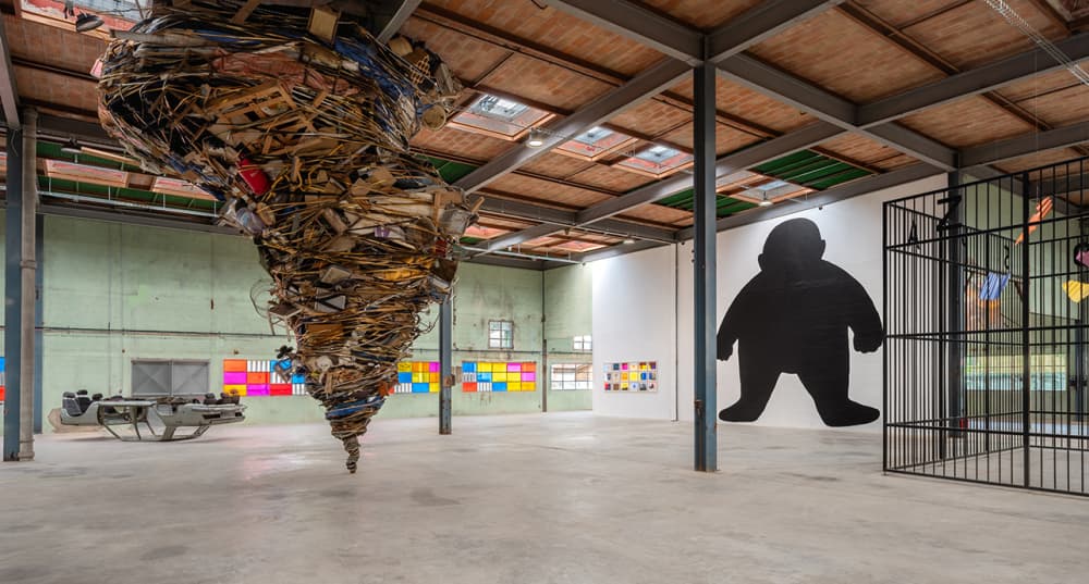 Il y a 20 ans, les trois fondateurs de la Galleria Continua, originaires de Toscane, Mario Cristiani, Lorenzo Fiaschi et Maurizio Rigillo, cherchaient un vaste lieu afin d'entreposer les œuvres de leur galerie parisienne. Ils découvrent le moulin et ce...