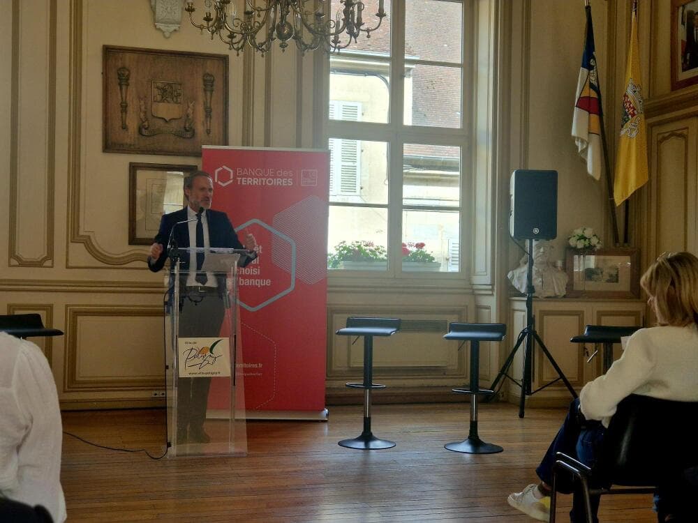 Antoine Saintoyant, directeur de la Banque des Territoires, directeur général adjoint de la Caisse des Dépôts, présente ce vendredi 5 juin à Poligny le plan de la Banque des Territoires et des filiales du groupe Caisse des Dépôts en Bourgogne-Franche-...