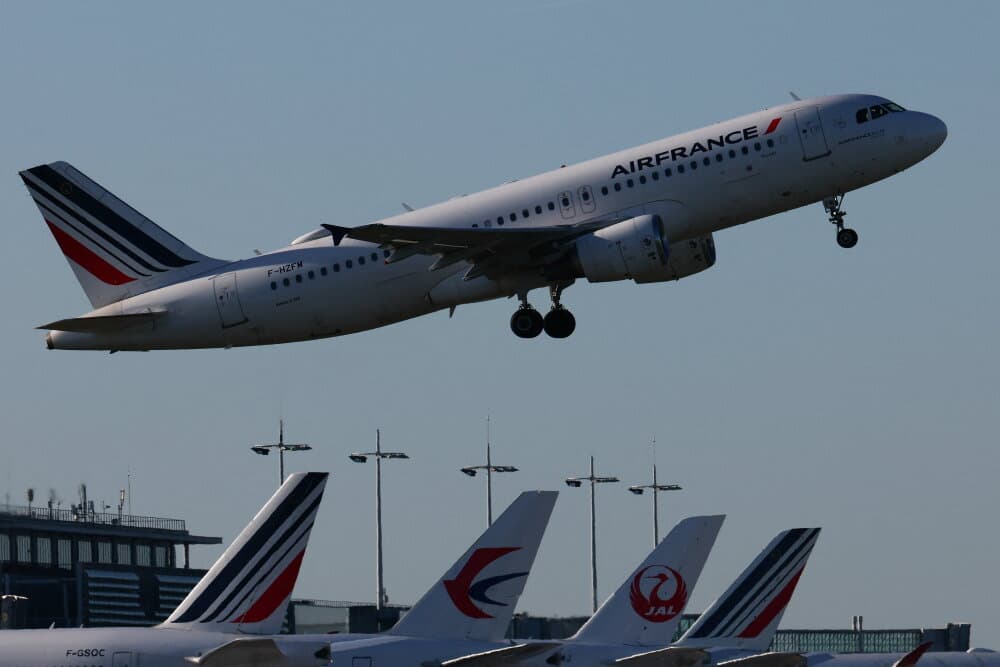 An Air France airplane takes off from Charles de Gaulle airport, in Roissy-en-France, near Paris, France, April 30, 2026. REUTERS/Gonzalo Fuentes - An Air France airplane takes off from Charles de Gaulle airport, in Roissy-en-France, near Paris, -...