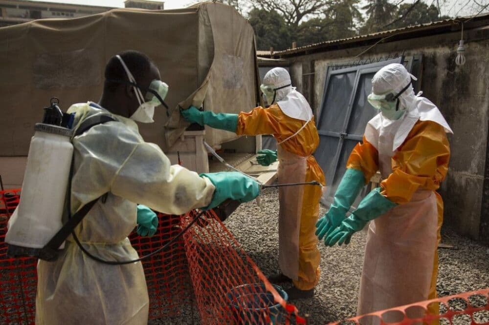 L’absence de vaccin homologué contre la souche Bundibugyo d’Ebola complique les efforts de maîtrise de l’épidémie.