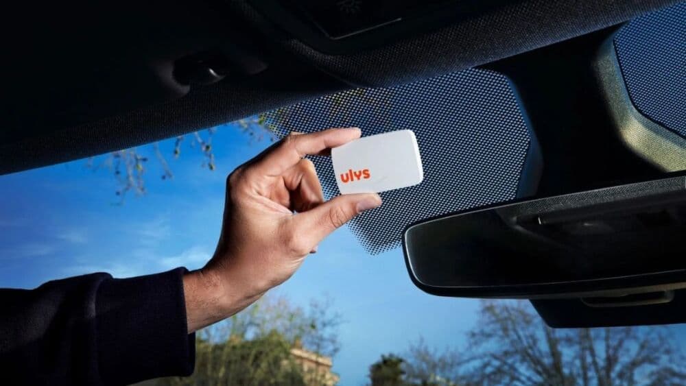 Le Pass Ulys permet d'emprunter les voies télépéage dédiées et de régler automatiquement les passages autoroutiers.