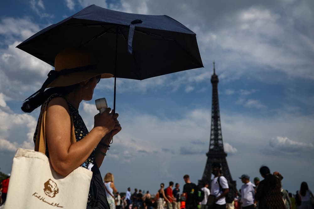 La canicule d'août 2003 avait duré une quinzaine de jours, l'épisode de juin 2006 devrait en durer une dizaine.