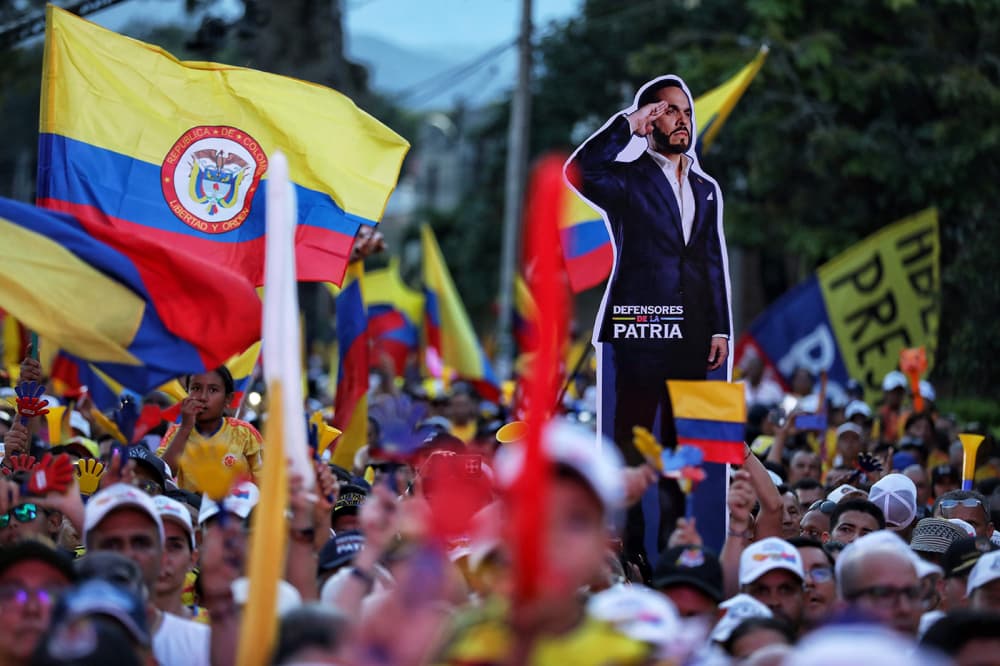 Les partisans du candidat à la présidence Abelardo de la Espriella assistent à son meeting électoral à Buga, en Colombie, le 14 juin 2026.