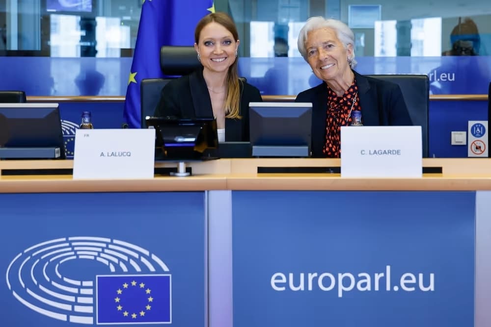 Aurore Lalucq, présidente de la commission ECON au Parlement européen, et Christine Lagarde, présidente de la BCE, sont alignées sur l'euro numérique.