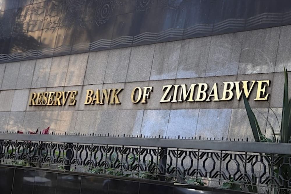 Les exportateurs miniers sont tenus de céder une partie de leurs recettes en devises à la Reserve Bank of Zimbabwe qui tarde à libérer la contrepartie en monnaie locale.
