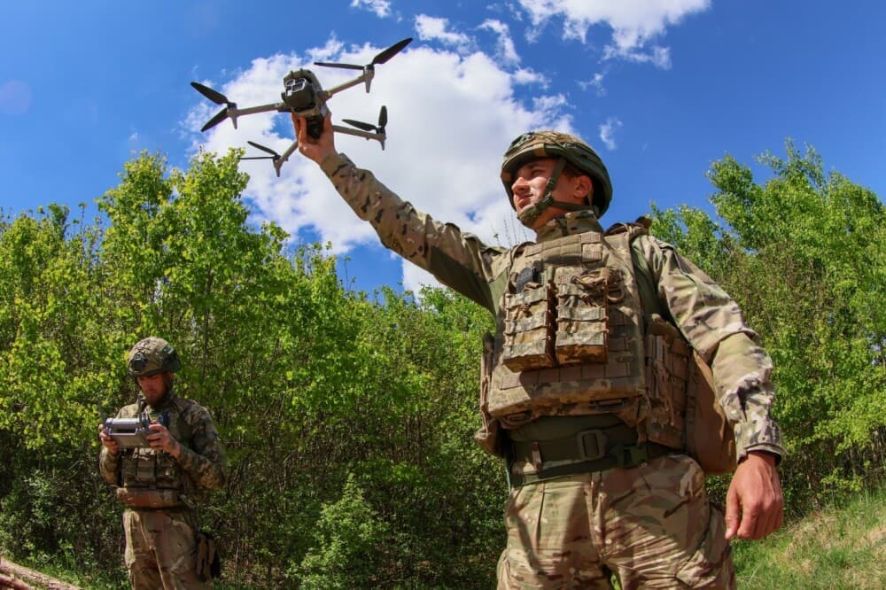 Entraînement de la 427e brigade indépendante de systèmes sans pilote des forces armées ukrainiennes.