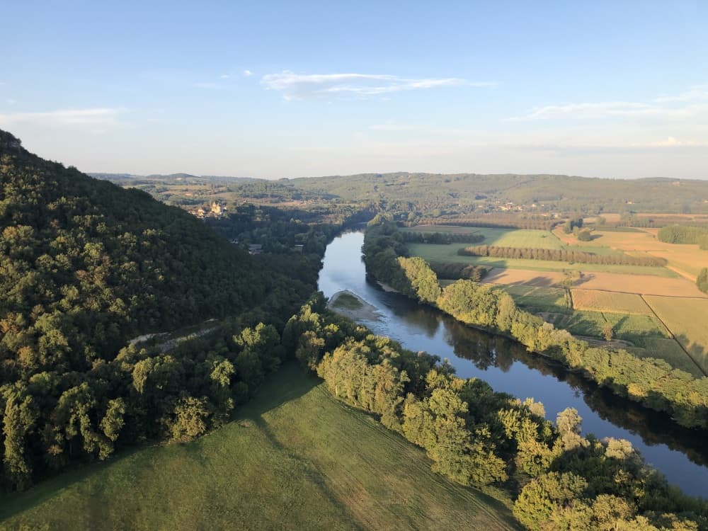 La Dordogne est un des fleuves qui dispose d'un établissement public de gestion de l'eau commun à l'ensemble de son bassin versant.