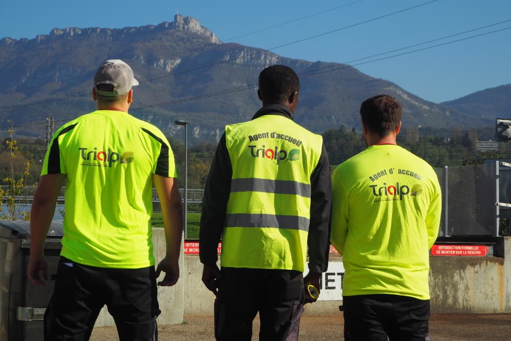 En Savoie, l'opérateur de déchets Trialp a développé un nouveau système de traitement qui répond à un enjeu croissant pour les collectivités, les exploitants de centres de tri et déchèteries, confrontés à un nouveau flux particulièrement sensible : les...