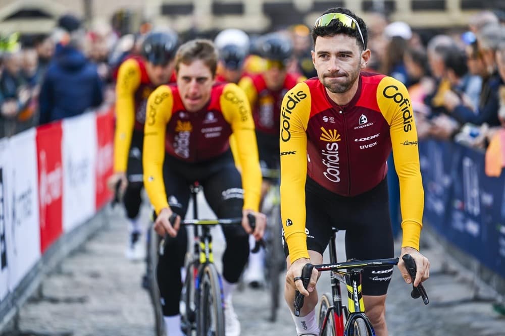 Thomas Benjamin avant le début de la 117e édition du Milan Sanremo.