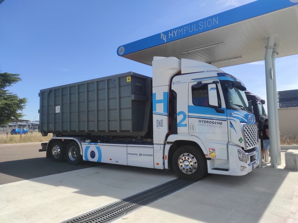 Hyundai s'attaque au marché français avec sa gamme de poids lourds à piles combustibles alimentés par l'hydrogène.