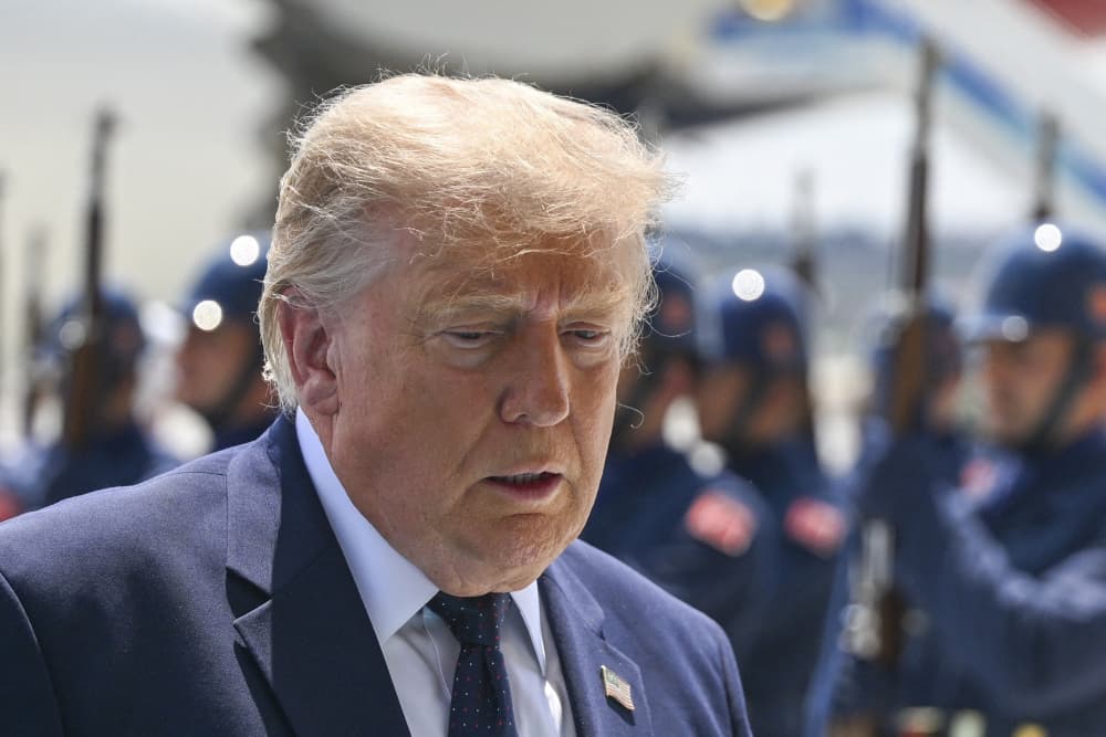 Les Etats-Unis ont frappé plus de 80 cibles en Iran en riposte à des tirs iraniens sur des navires commerciaux dans le détroit d'Ormuz.