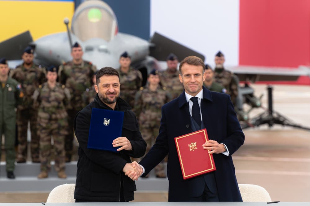 Le président de la République Emmanuel Macron a accueilli le président ukrainien Volodymyr Zelensky.