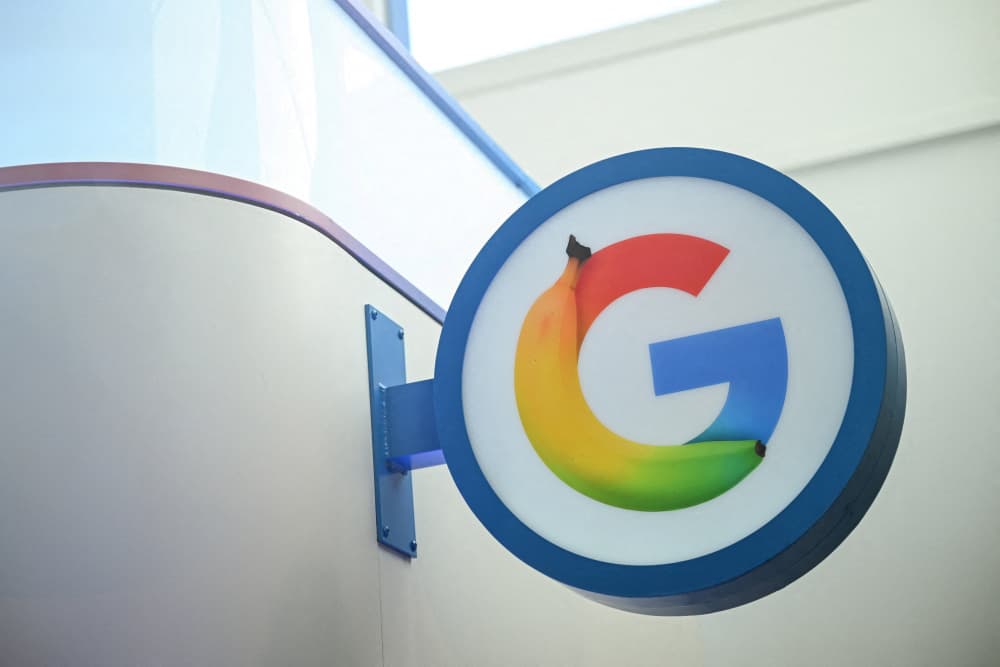 Un logo Google spécialement conçu, lors de l'inauguration du nouveau centre d'intelligence artificielle (IA) de Google à Berlin, en Allemagne, le 5 mars 2026.