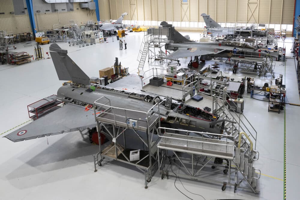 La maintenance du Rafale, ici à l’AIA de Clermont-Ferrand, va continuer d’évoluer.