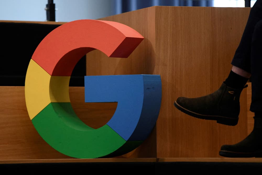 La Commission européenne sanctionne Google de 890 M€ pour avoir favorisé ses services et restreint les alternatives sur le Play Store, en violation du DMA.
