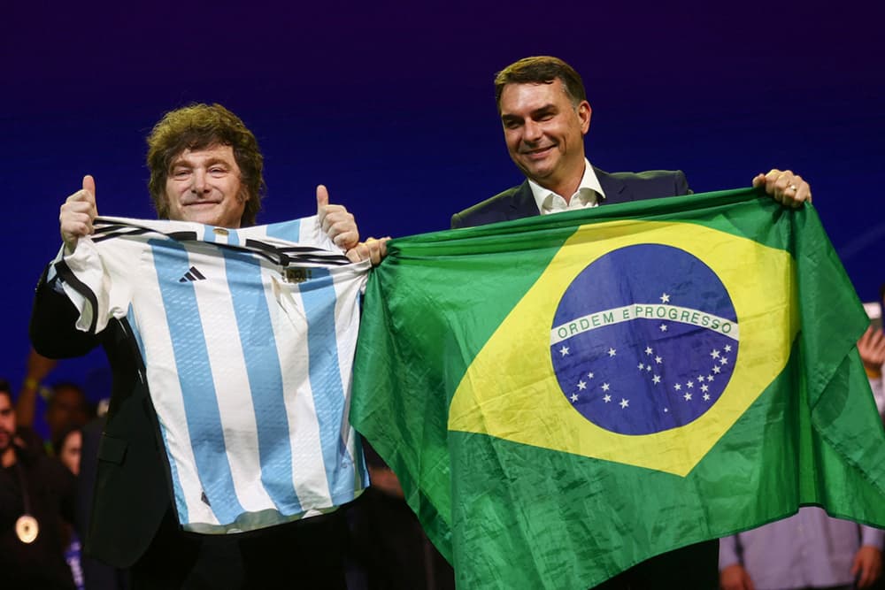 Le président argentin Javier Milei et le sénateur brésilien Flavio Bolsonaro.