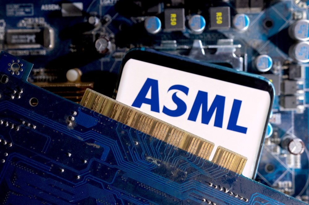 Semi-conducteurs : pourquoi l'avancée de la Chine sème le doute sur le futur d'ASML