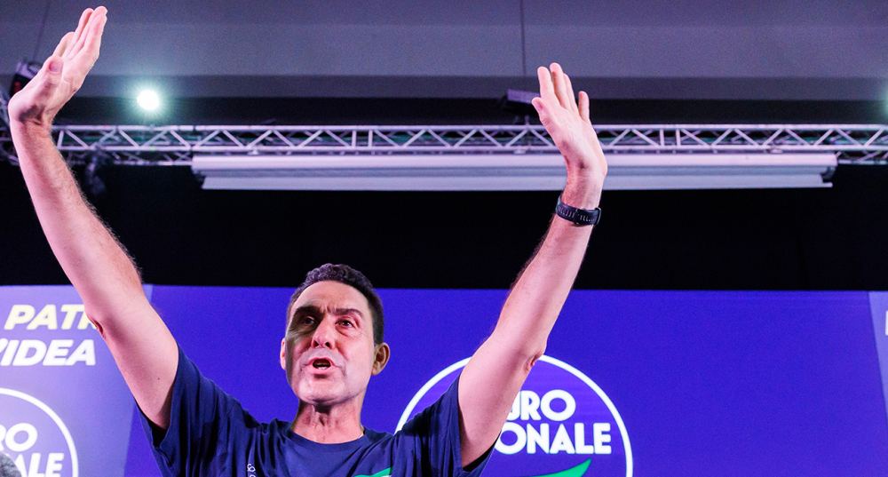 Giorgia Meloni débordée sur son extrême droite par le général Vannacci