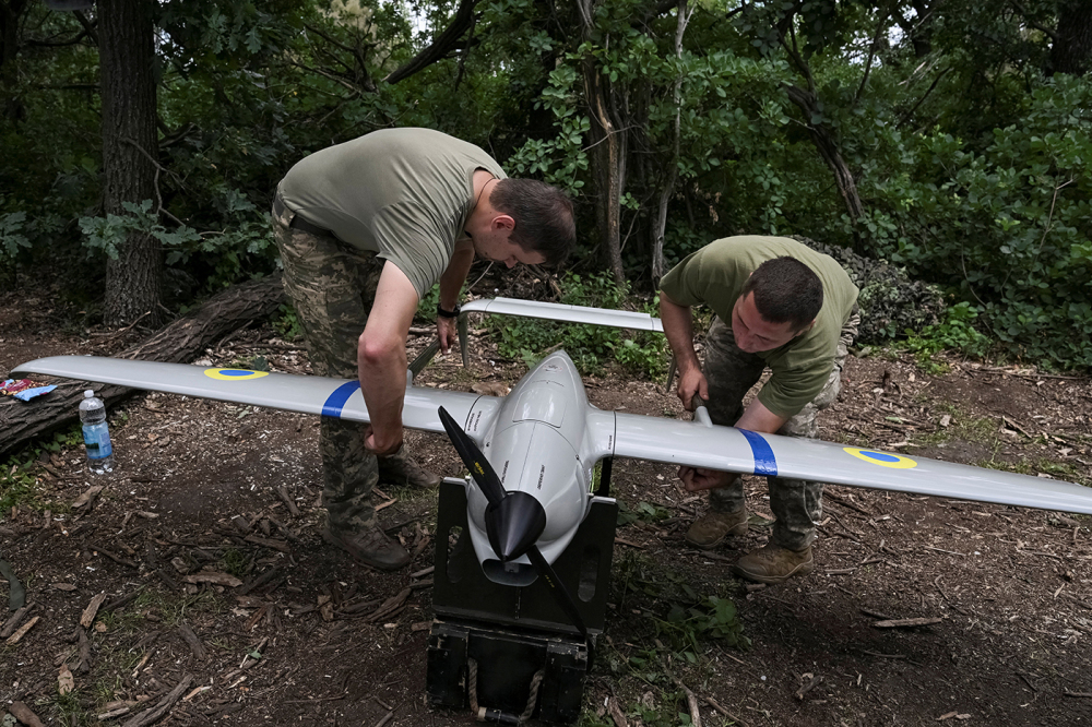 « Chaque semaine, nous avons de nouvelles mises à jour » : comment la guerre a transformé l'Ukraine en terrain d'innovation militaire
