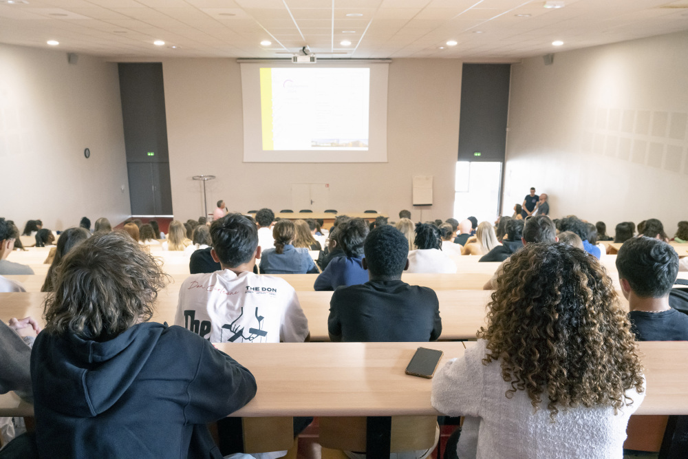 CAP, bac, master, grandes écoles... Quel salaire rapporte vraiment chaque diplôme sur le marché du travail