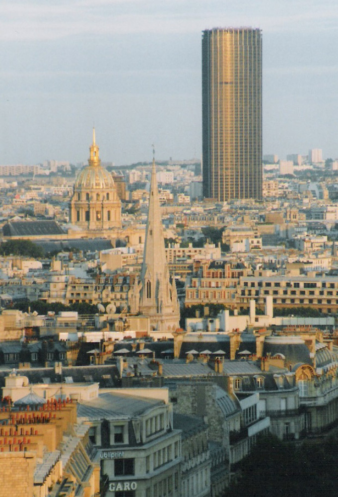 Tour Montparnasse : la maire de Paris joue la carte de l'apaisement
